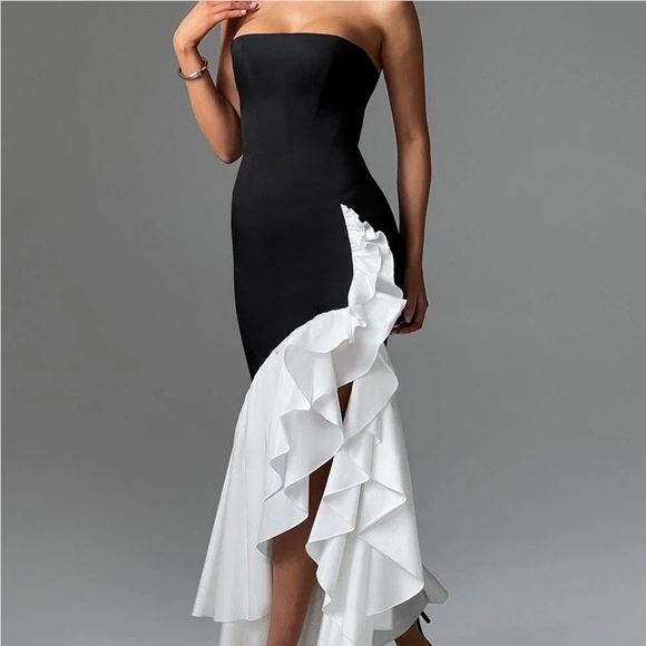 baby boo Dresses & Skirts - Elegant Strapless Black and White Maxi Dress
